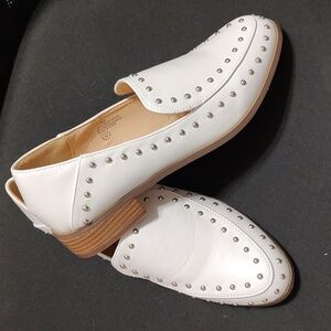 Chase + Chloe Cara-5 White Studded Loafers Sz 9
